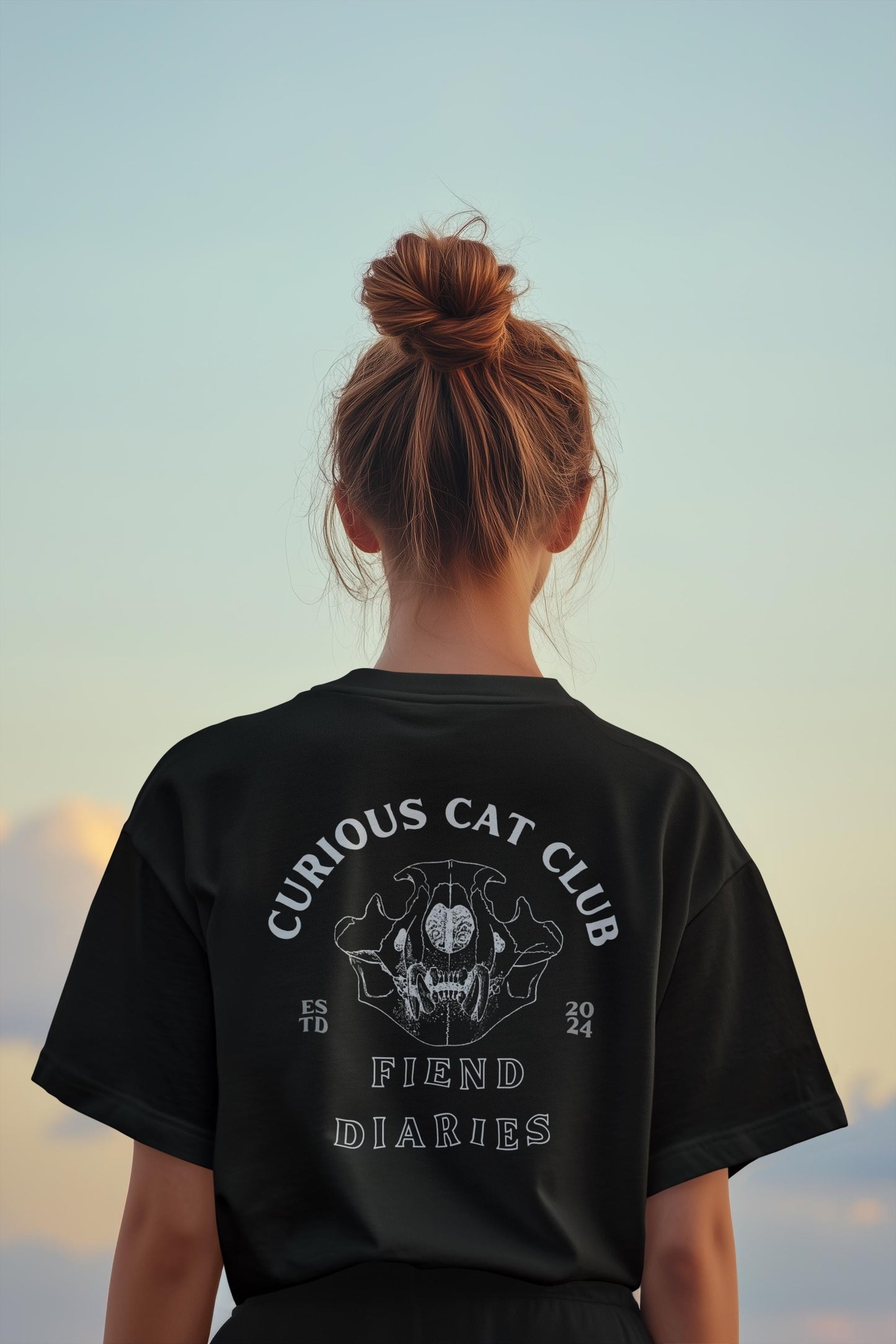 CURIOUS CAT CLUB T-SHIRT